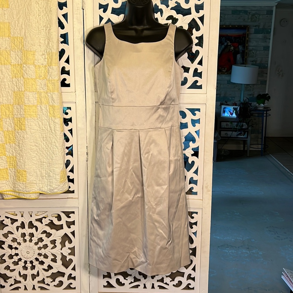 Spiegle- beautiful pencil dress. Fully lined. Size 6
